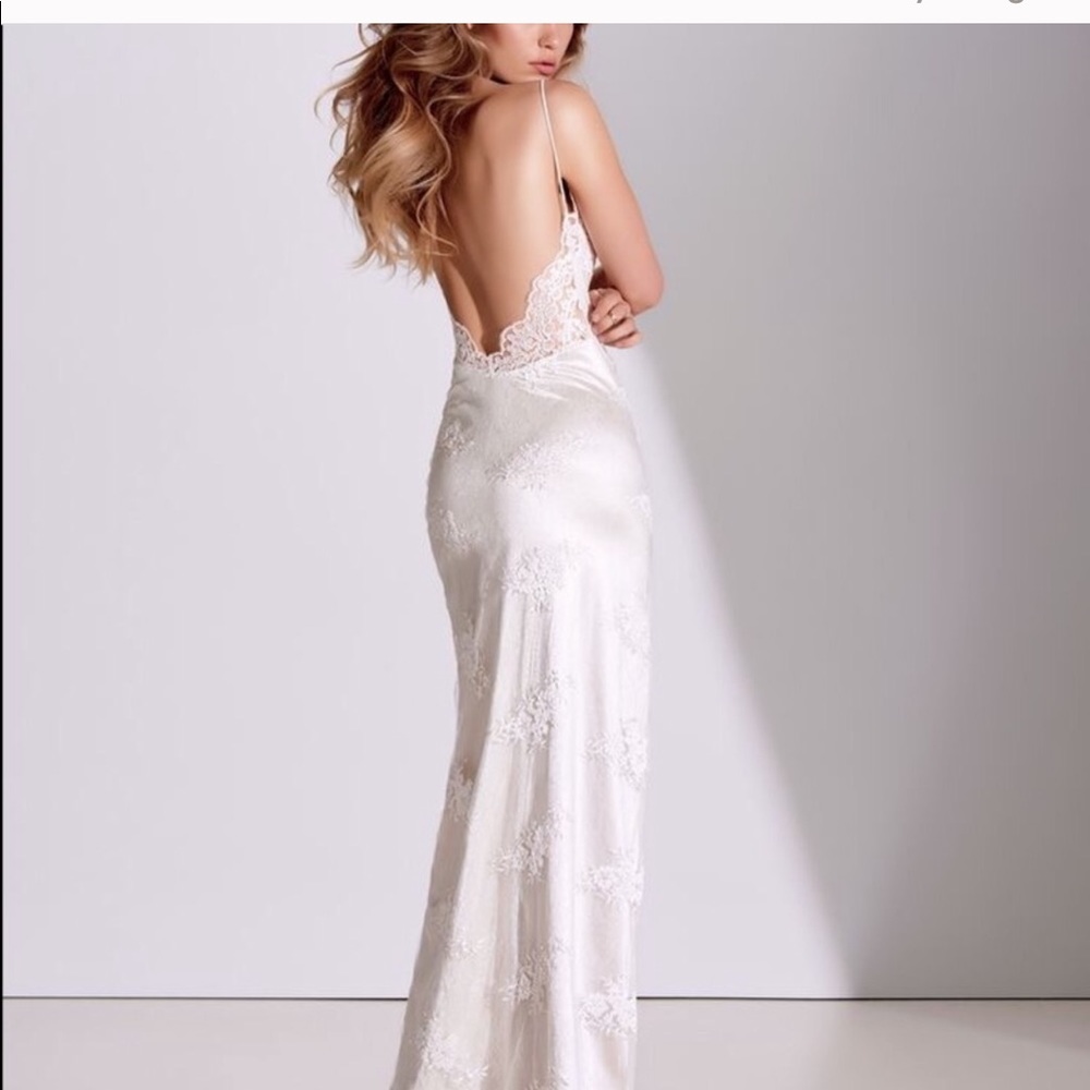Lace and silk Gemeli Powers dress size 0-2.